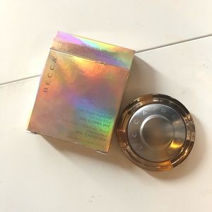 UNUSED BECCA HIGHLIGHTER (opal)